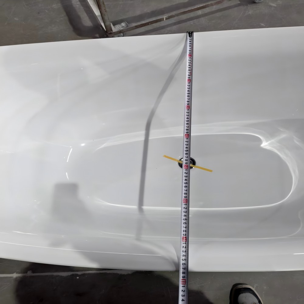 width bathtub